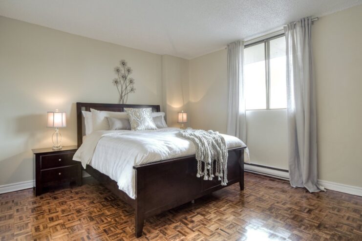 Calme appartement 4 1/2 propre situé à place Charles-Lemoyne à longueuil