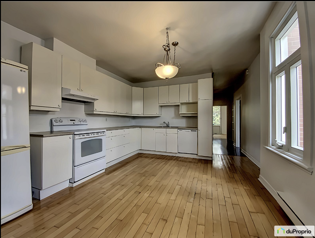 Grand condo bien situé