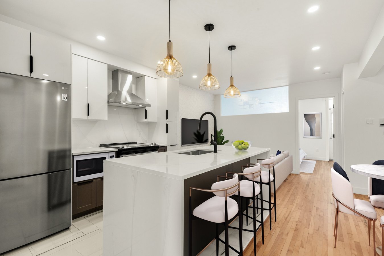 Entièrement rénové! Disponible H2K 1M6 Superbe 4 et demie au 2590 rue Rouen, proche du Parc Lalancette