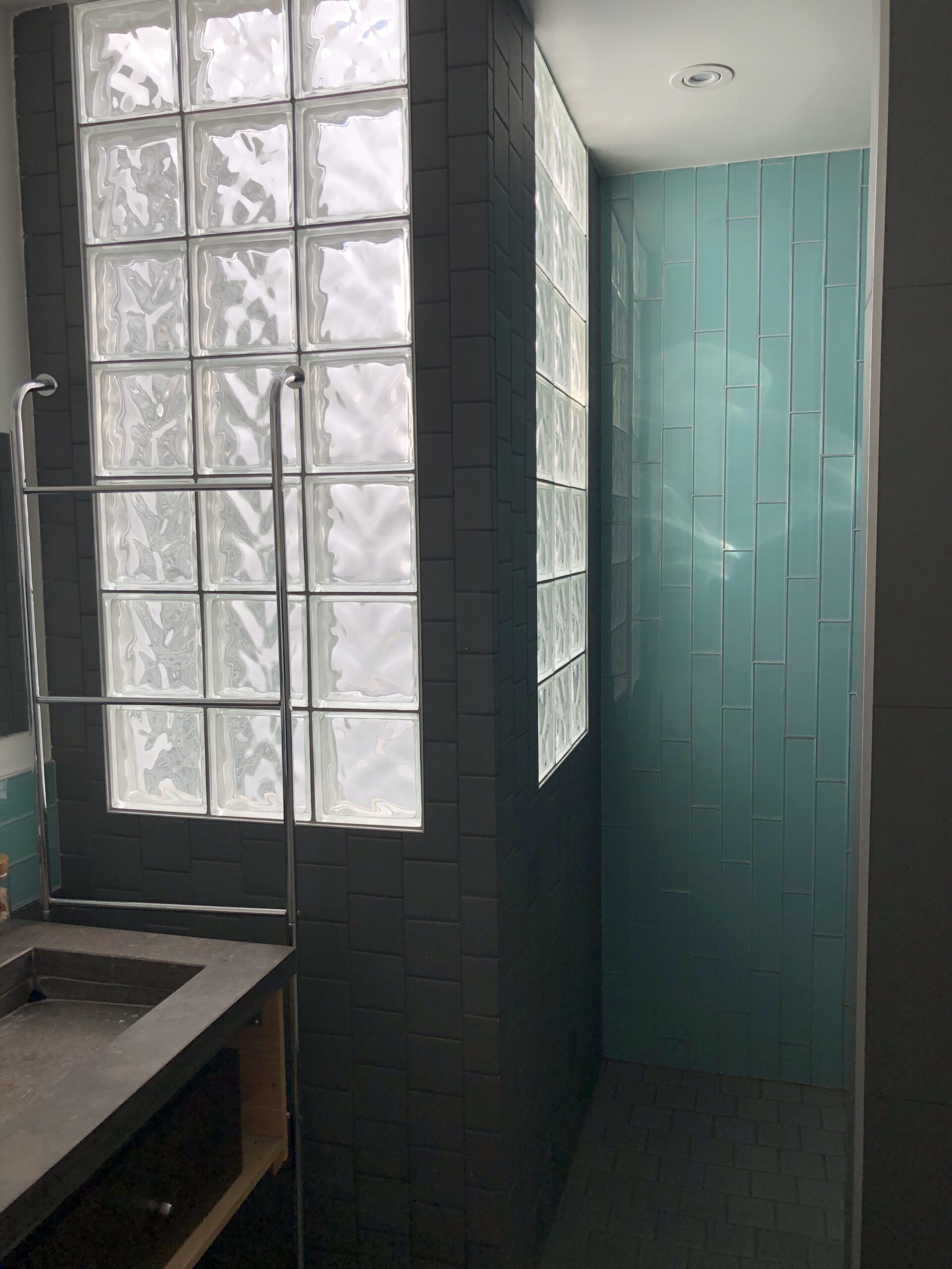 Maison de Ville spacieuse (200 m2) avec jardin privé – Refaite à neuf – 4 CC – Au coeur de Petite Patrie, proche de tout!