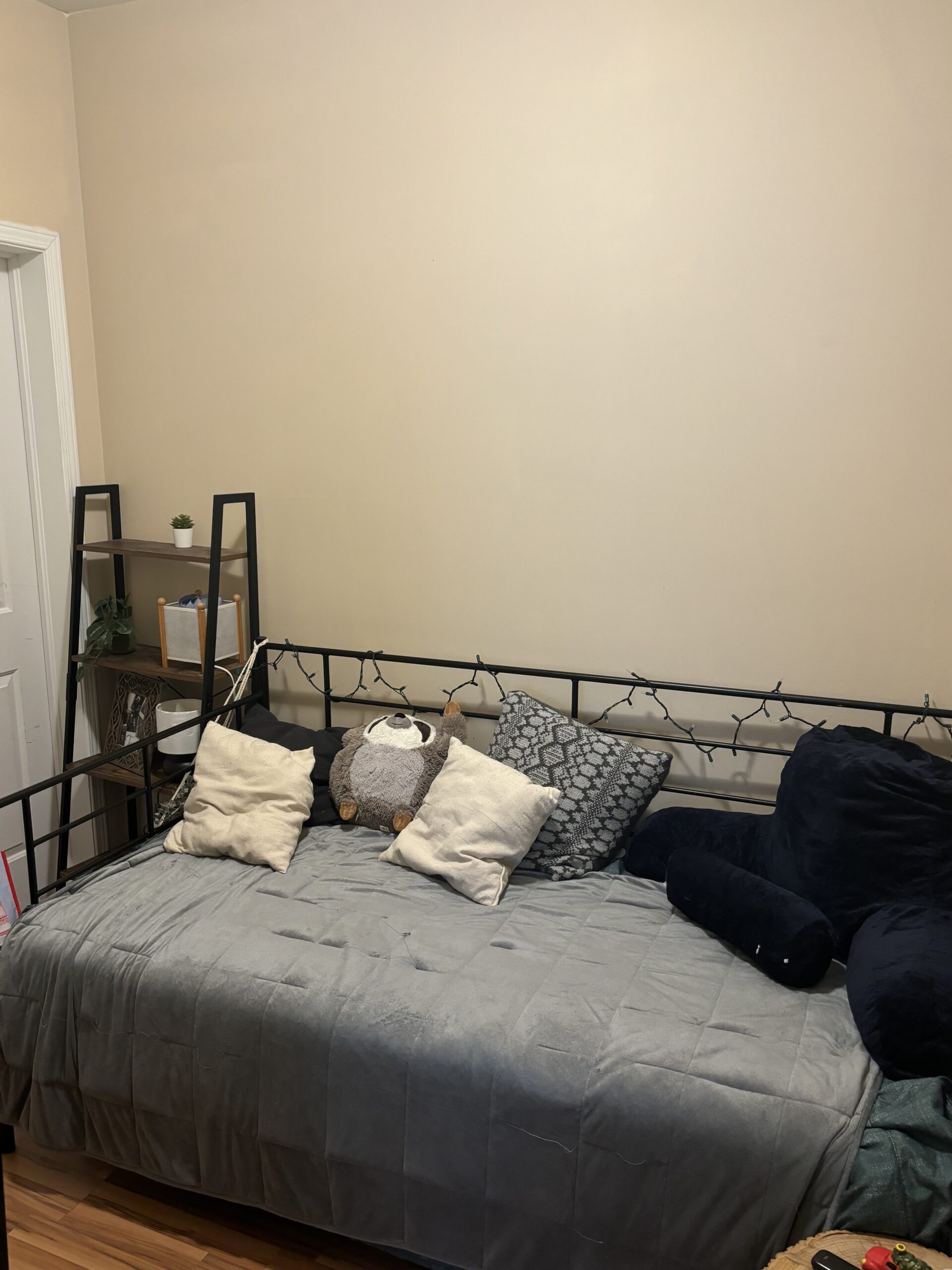 Grand appartement de 2 chambres à coucher + 1 espace de bureau, moderne et lumineux avec insonorisation supérieure, à Gatineau (Aylmer), QC. À visiter!