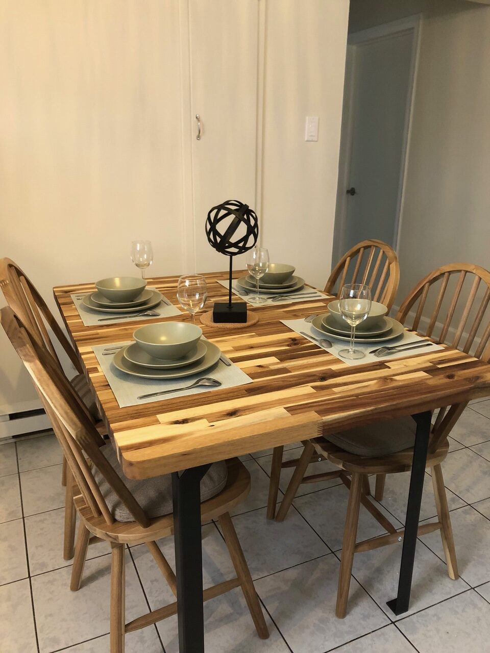 Location 4 1/2 rénové, meublé, tout équipé