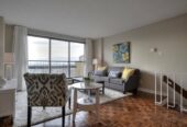 Beau Grand 4 1 2 situer a 99 place Charles Lemoyne à longueuil