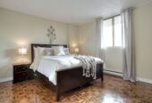 Beau Grand 4 1 2 situer a 99 place Charles Lemoyne à longueuil