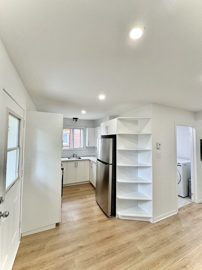 Grand et bel Appartement très lumineux a Rue Saint-Thomas a Longueuil