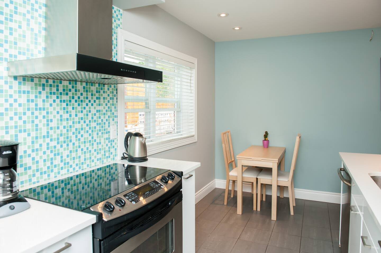 Superbe appartement deux chambres sur le Plateau