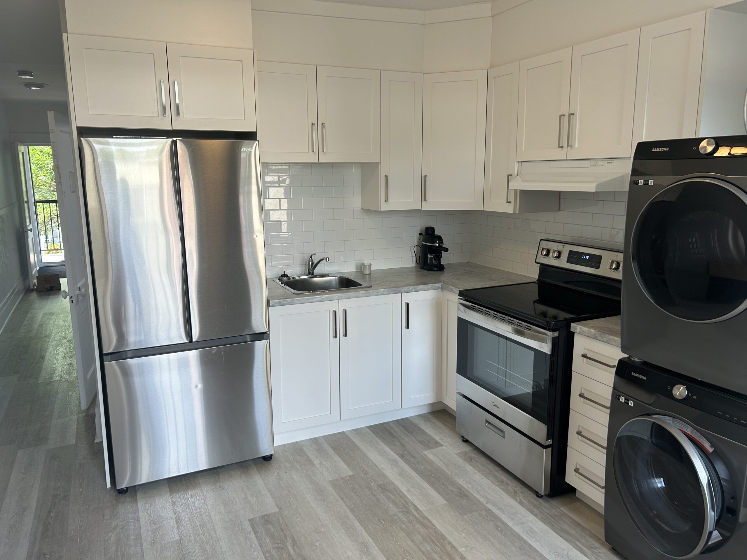 3 ½ Meublé à Louer – Vivez au-dessus du Jardin Botanique!