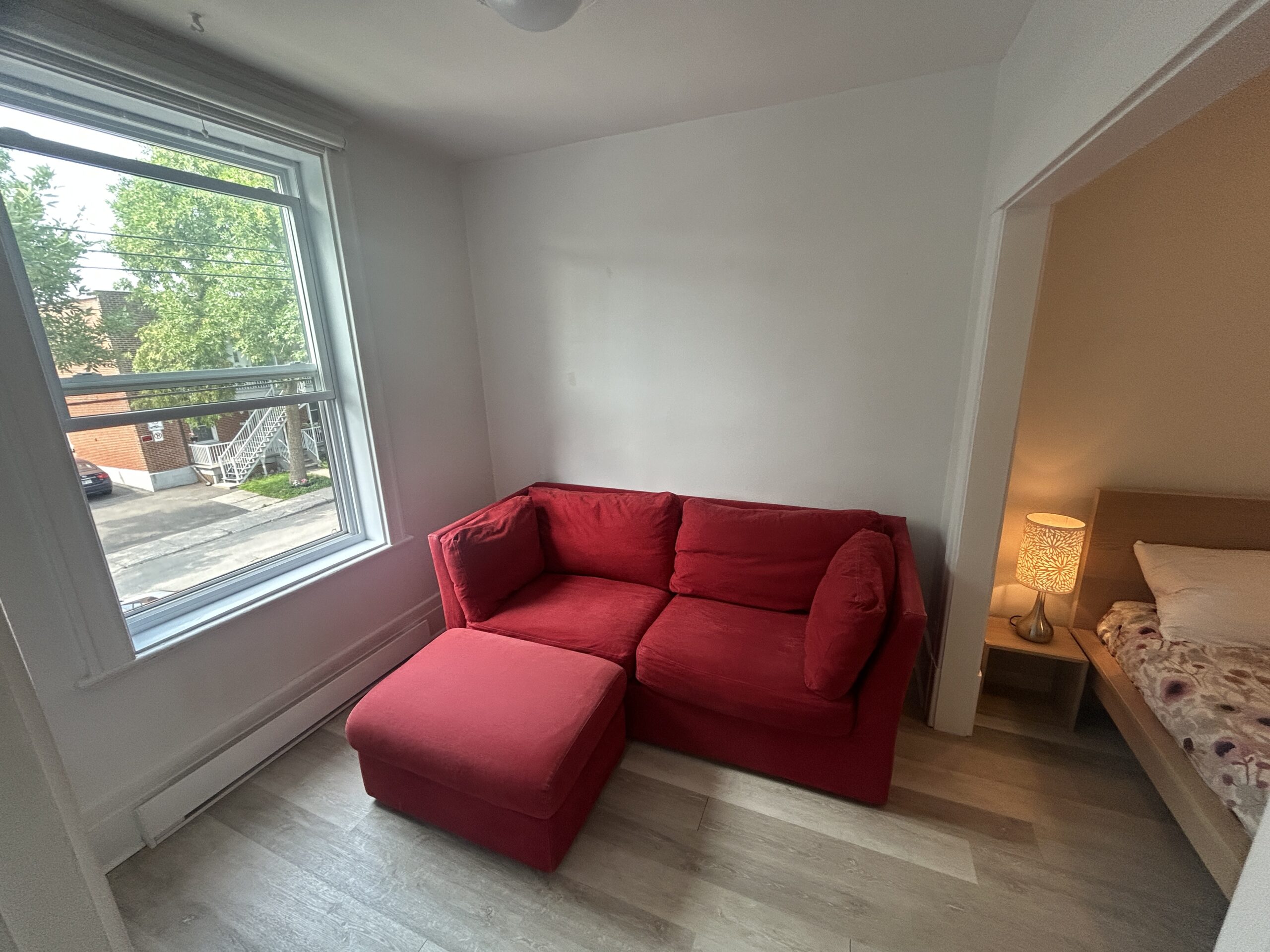 3 ½ Meublé à Louer – Vivez au-dessus du Jardin Botanique!