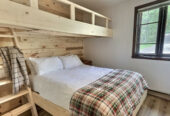 Chalet à Québec au bord de l’eau – secteur Lac-Beauport