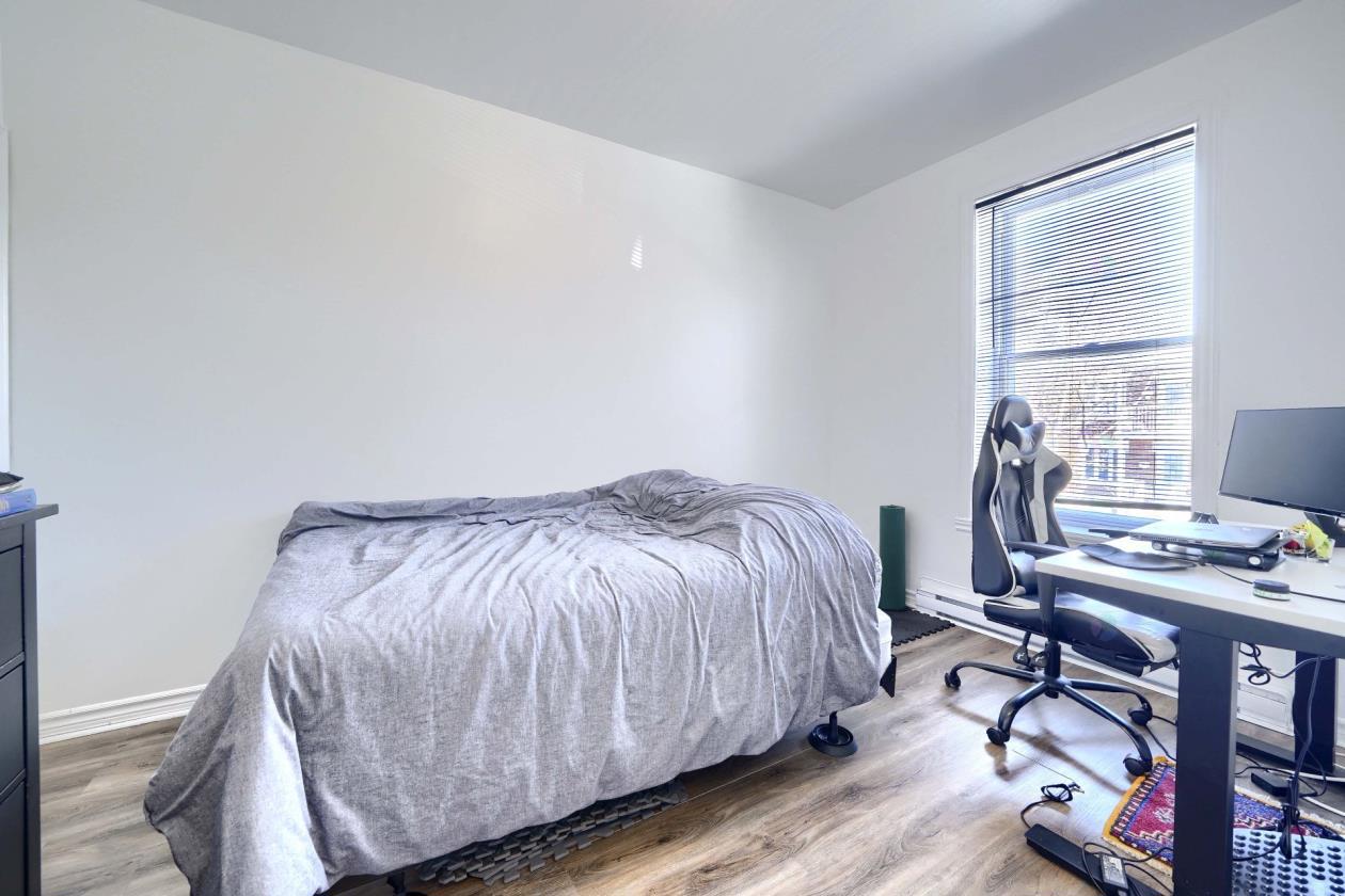 Lumineux appartement 4 1/2 (2 chambres)