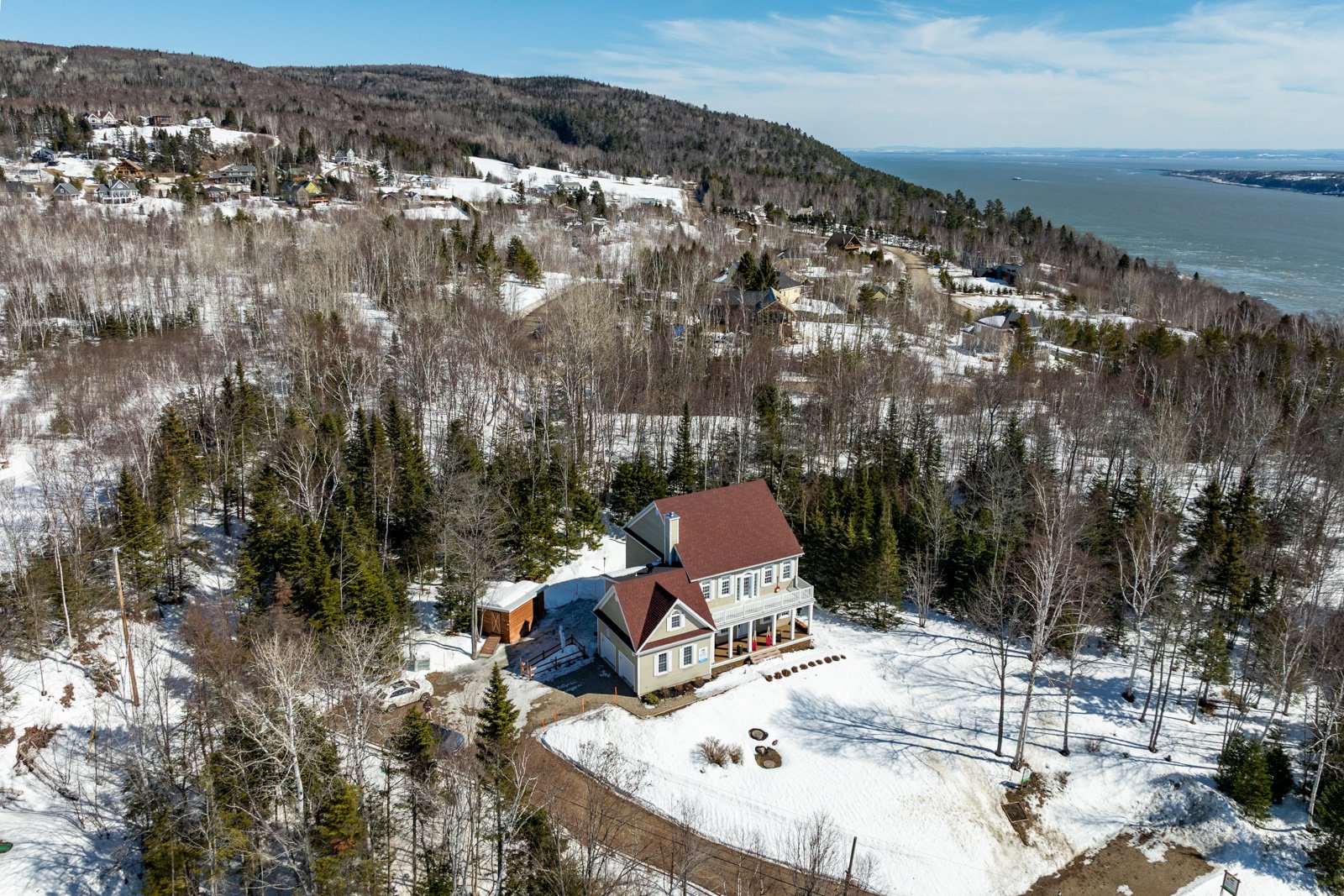 Propriété d’Exception à Baie-Saint-Paul – Gîte + Résidence Privée avec Vue Panoramique
