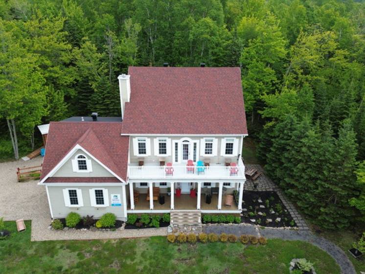 Propriété d’Exception à Baie-Saint-Paul – Gîte + Résidence Privée avec Vue Panoramique