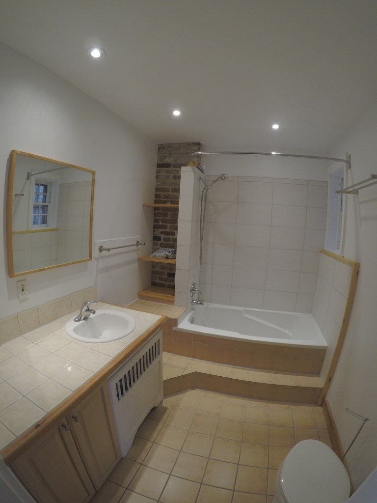 6 1/2 rénové, Métro Snowdon, CDN NDG, 2500$ chauffé