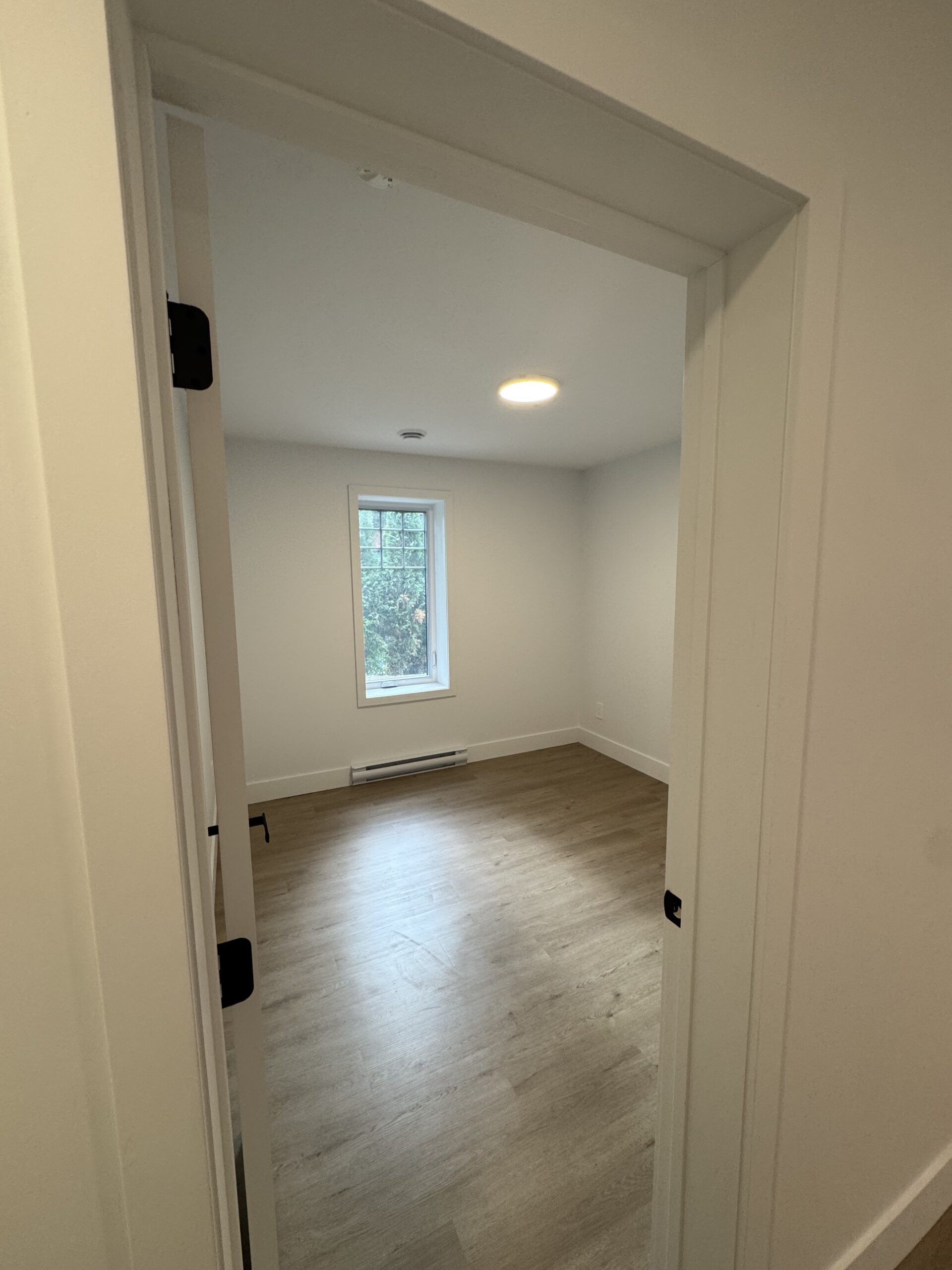 Appartement 4½ neuf à louer – Sherbrooke, stationnement, option électroménager