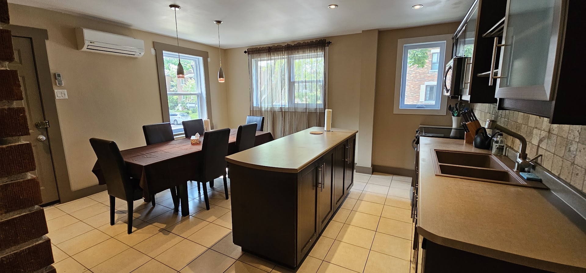 Logement 5 1/2 (3 vraies chambres fermées) @ louer MEUBLÉ / climatisation