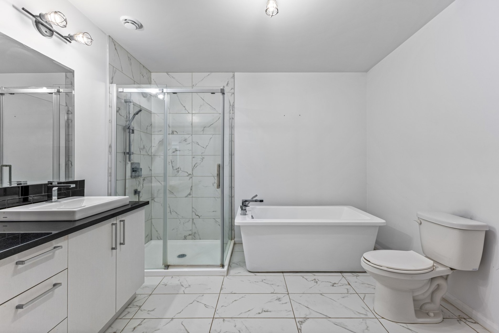 Appartement de 2 chambres et 1 salle de bain