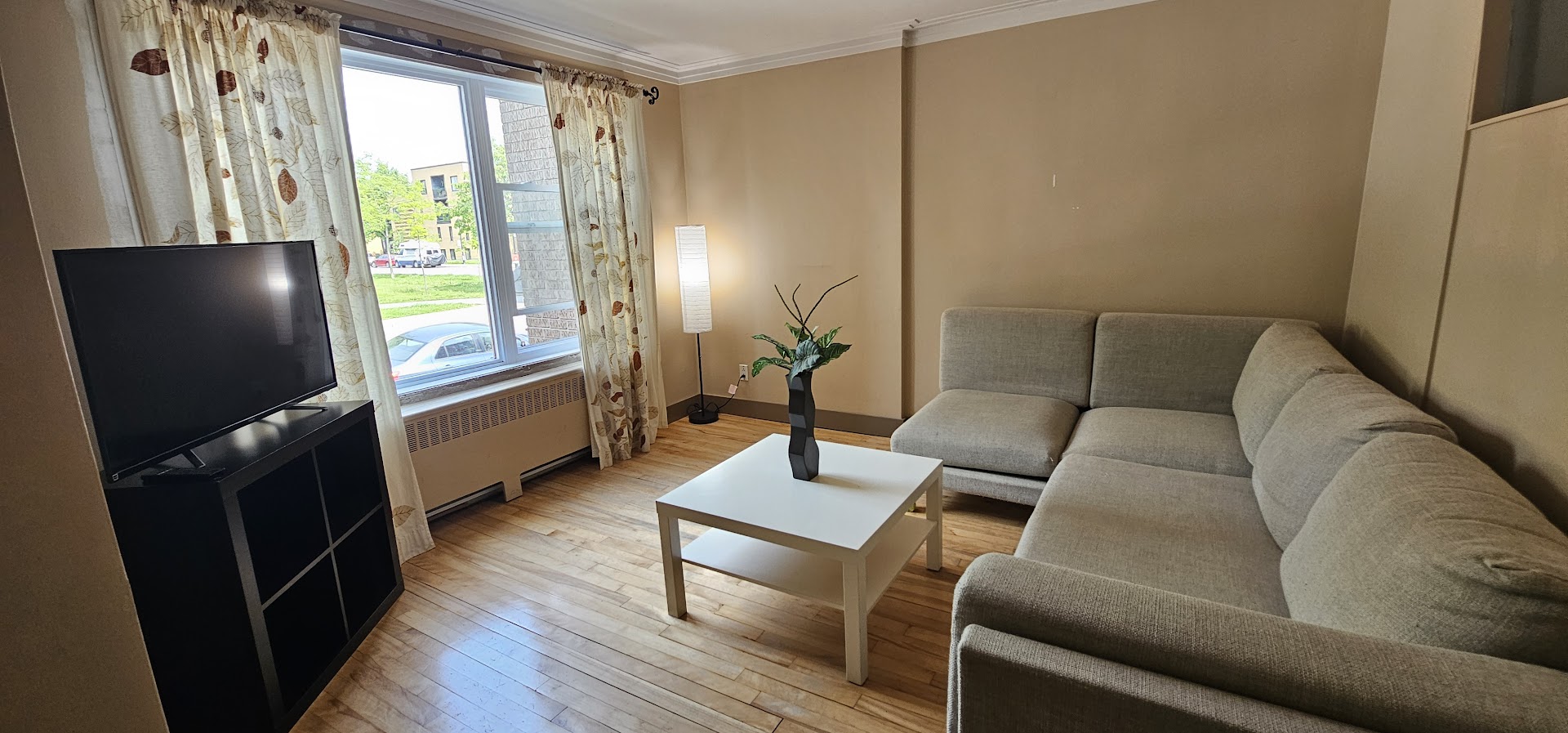 Logement 5 1/2 (3 vraies chambres fermées) @ louer MEUBLÉ / climatisation