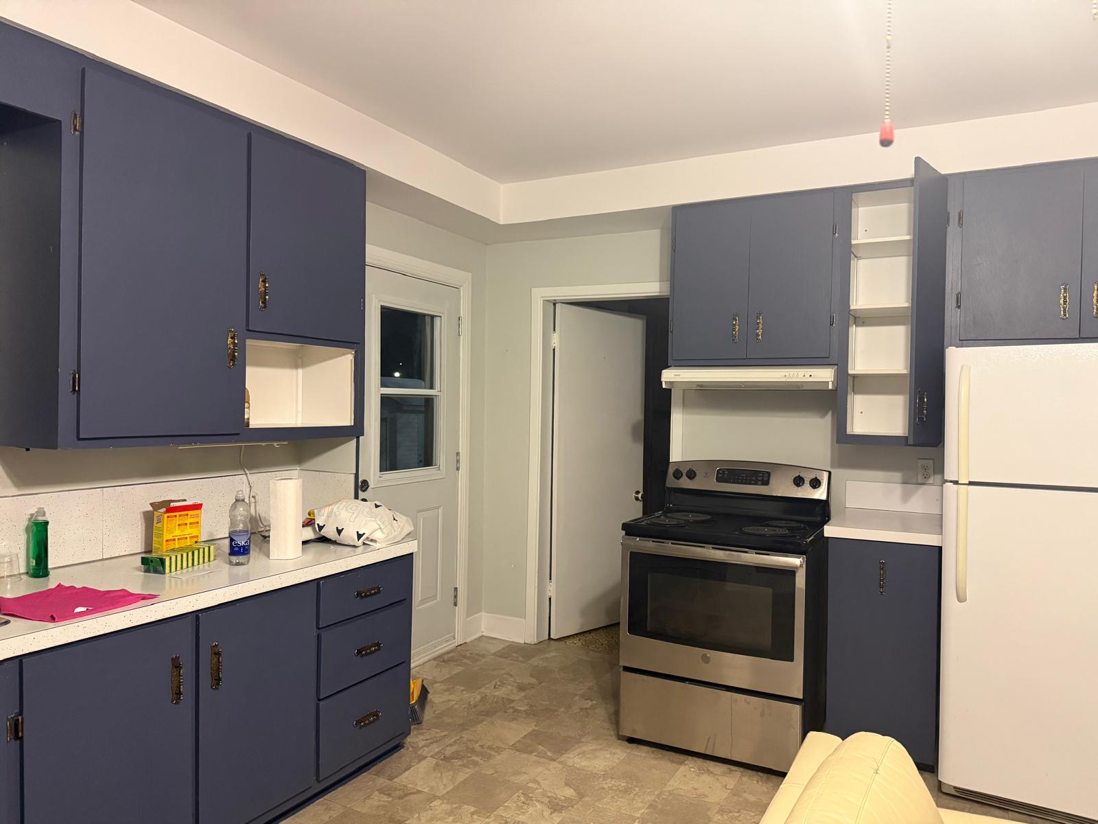 Logement 6 1/2 meublé immediatement disponible avec garage ou chambres à louer