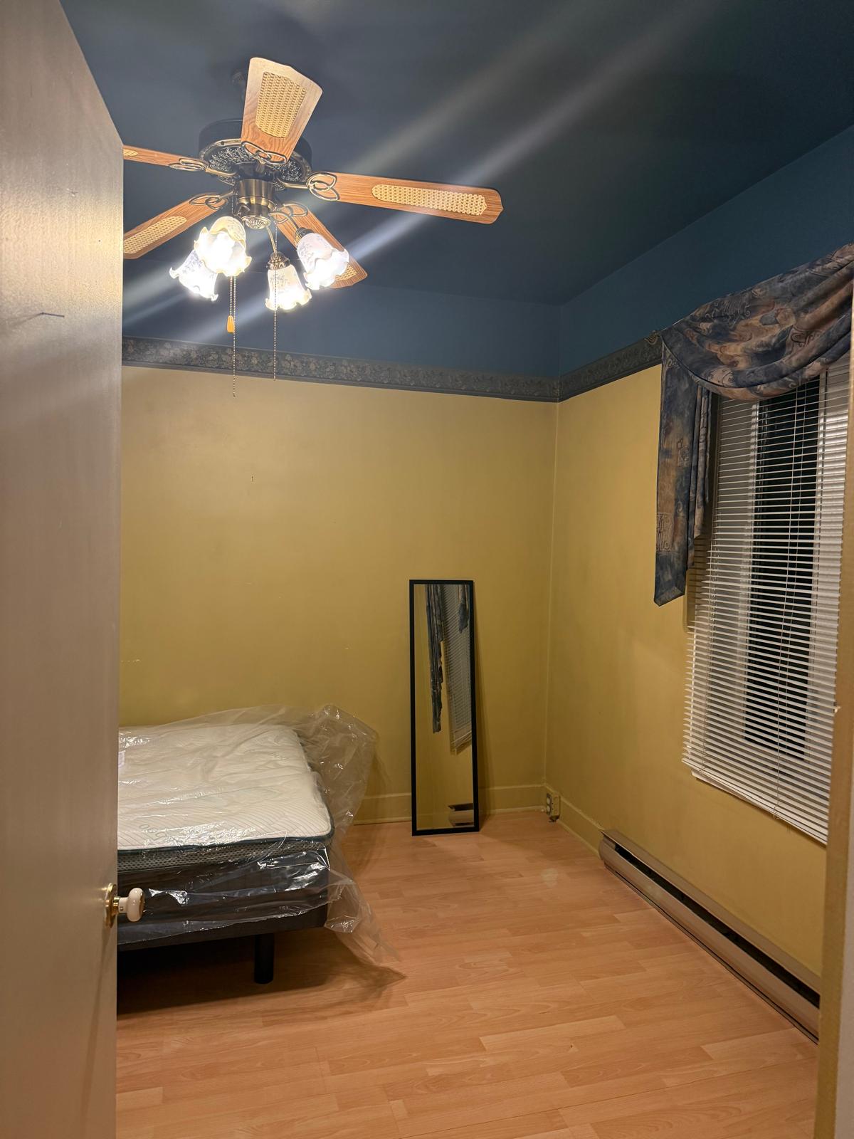 Logement 6 1/2 meublé immediatement disponible avec garage ou chambres à louer