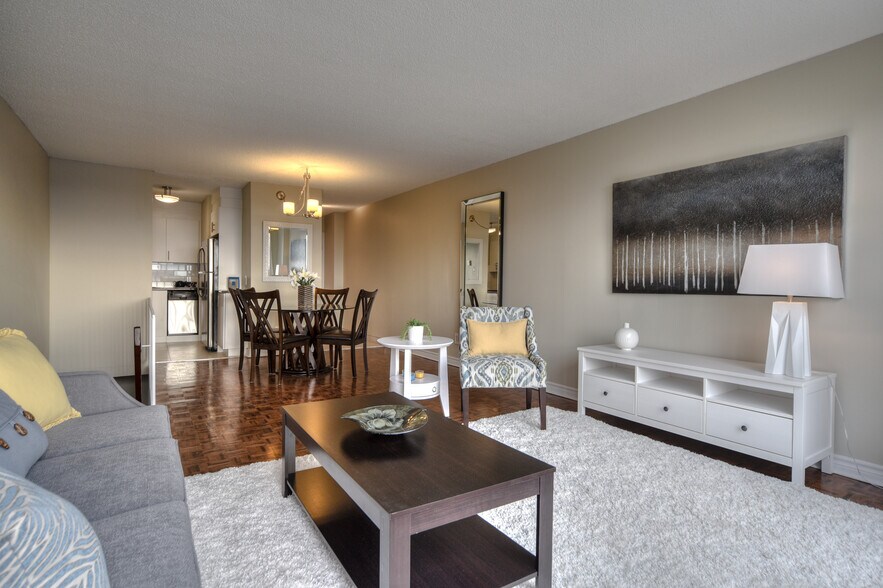 BEL APPARTEMENT 4 1 2 TRÈS ADORABLE SITUÉ À LONGUEUIL