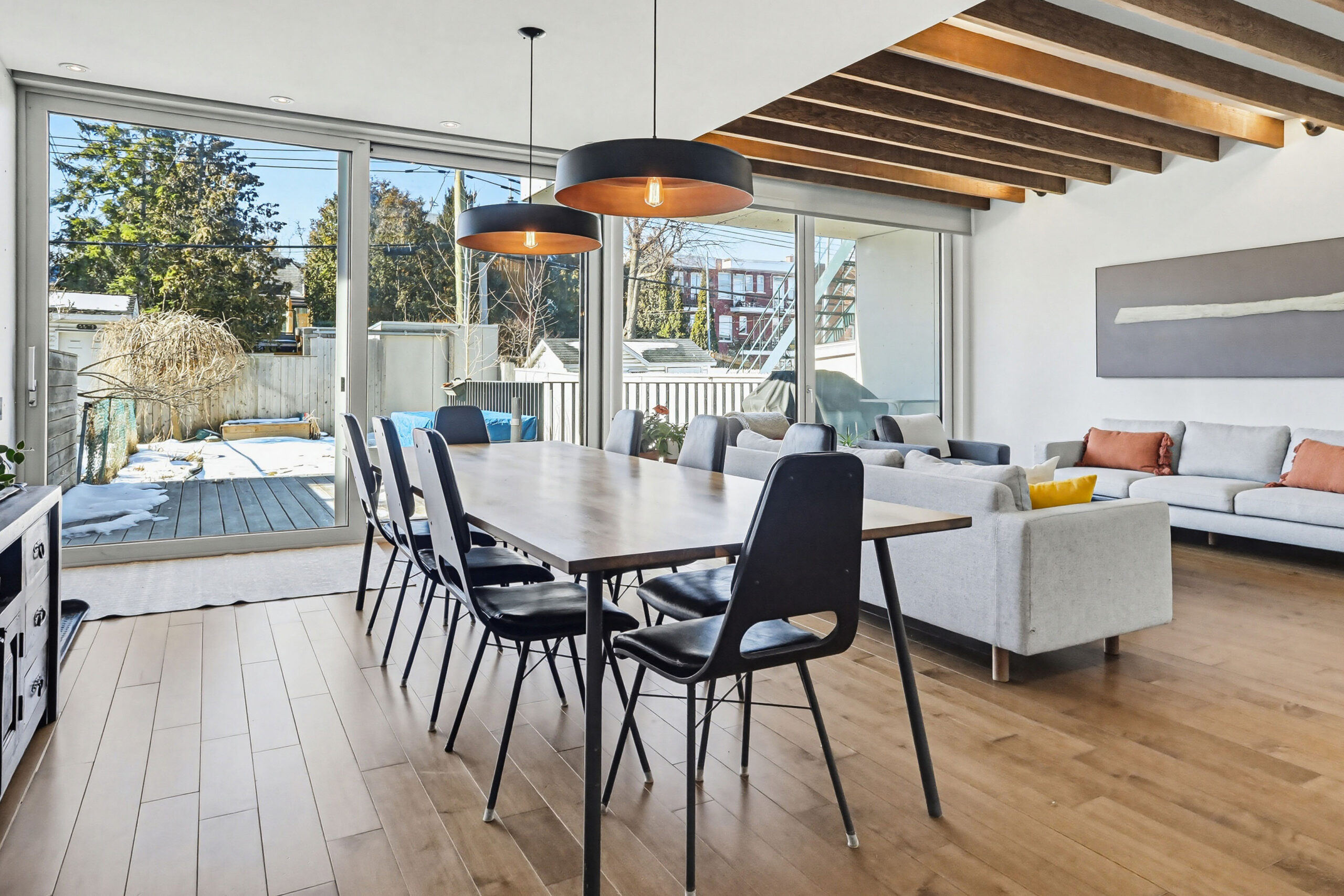 ROSEMONT/PETITE PATRIE | MEUBLÉE & ÉQUIPÉE | MAISON | 4 CAC + 2 BUR | 3 SDB | PATIO + JARDIN | STATIONNEMENT