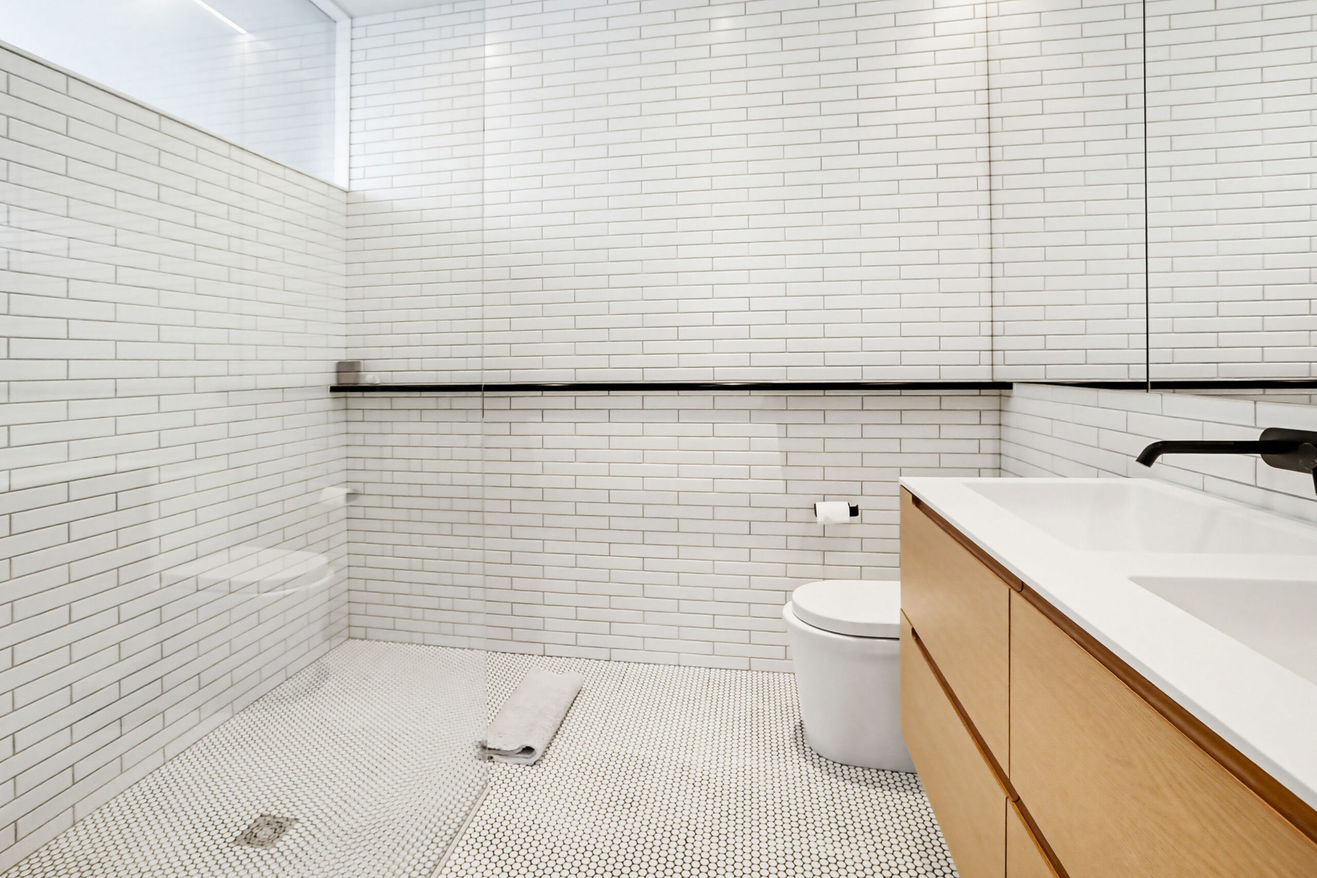 ROSEMONT/PETITE PATRIE | MEUBLÉE & ÉQUIPÉE | MAISON | 4 CAC + 2 BUR | 3 SDB | PATIO + JARDIN | STATIONNEMENT