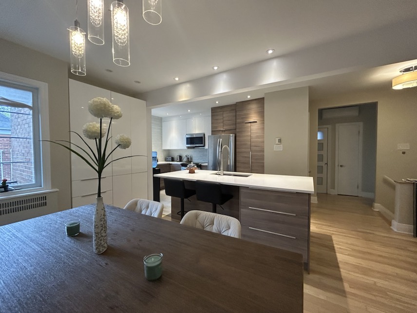 Haut de Duplex très moderne avec 3 chambre, Très lumineux à Ville-Mont-Royal