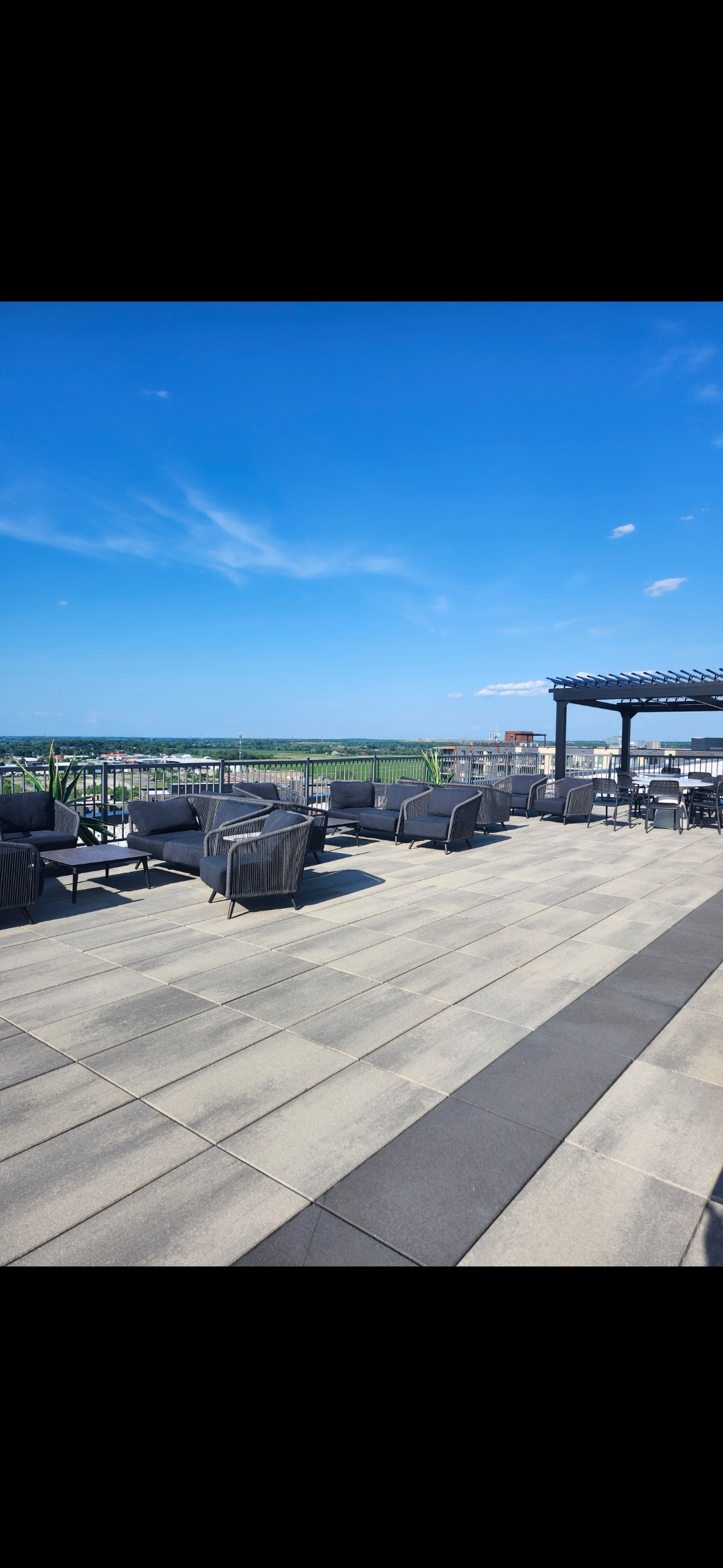 ✨ Magnifique condo à louer – À proximité de tous les services et du train de banlieue vers Montréal.