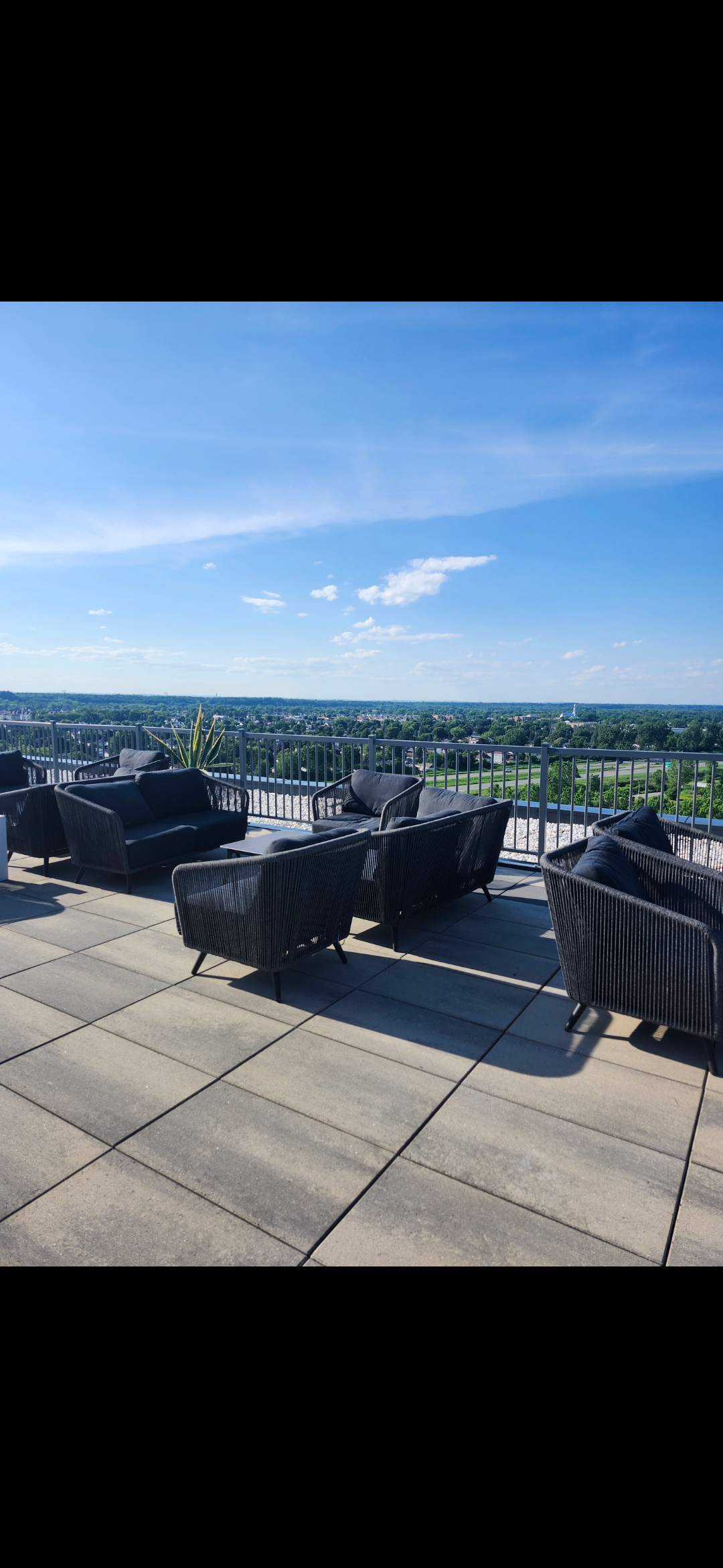 ✨ Magnifique condo à louer – À proximité de tous les services et du train de banlieue vers Montréal.